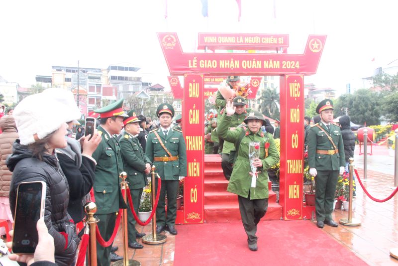 Các tân binh thành phố Lạng Sơn lên đường nhập ngũ