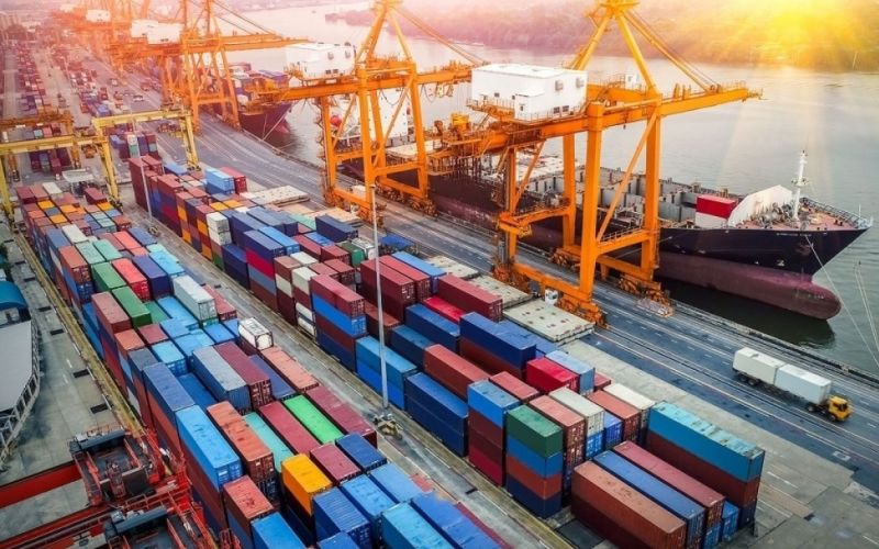 Việt Nam xuất siêu hơn 3,6 tỷ USD và có 44 nhóm hàng xuất khẩu chính đều tăng trong tháng đầu năm 2024