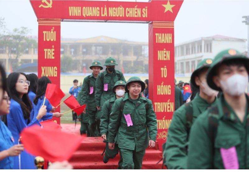 Tân binh huyện Kiến Thụy phấn khởi lên đường làm nhiệm vụ bảo vệ Tổ quốc