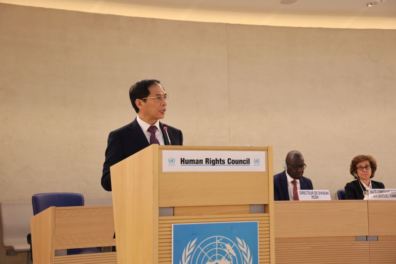 Bộ trưởng Bộ Ngoại giao Bùi Thanh Sơn phát biểu tại Phiên họp cấp cao Khóa 55 Hội đồng Nhân quyền Liên Hợp Quốc