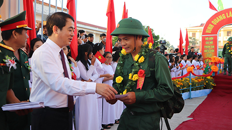 Hậu Giang: Long trọng tổ chức Lễ giao - nhận quân