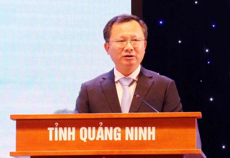 Ông Cao Tường Huy, Phó Bí thư Tỉnh ủy, Chủ tịch UBND tỉnh giới thiệu về tiềm năng, thế mạnh và sự phát triển của tỉnh Quảng Ninh.