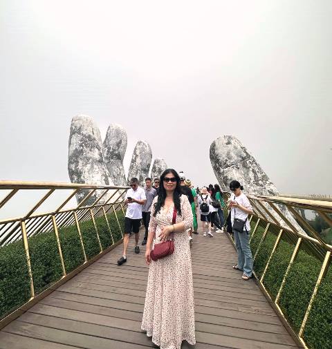 Vẻ đẹp của Cầu Vàng luôn được truyền thông quốc tế ca ngợi. Vẻ đẹp của Cầu Vàng luôn được truyền thông quốc tế ca ngợi.