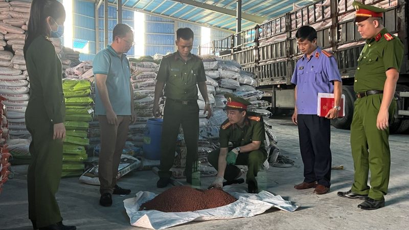 Tăng cường phát hiện, xử lý các trường hợp sản xuất, kinh doanh phân bón, thuốc BVTV kém chất lượng