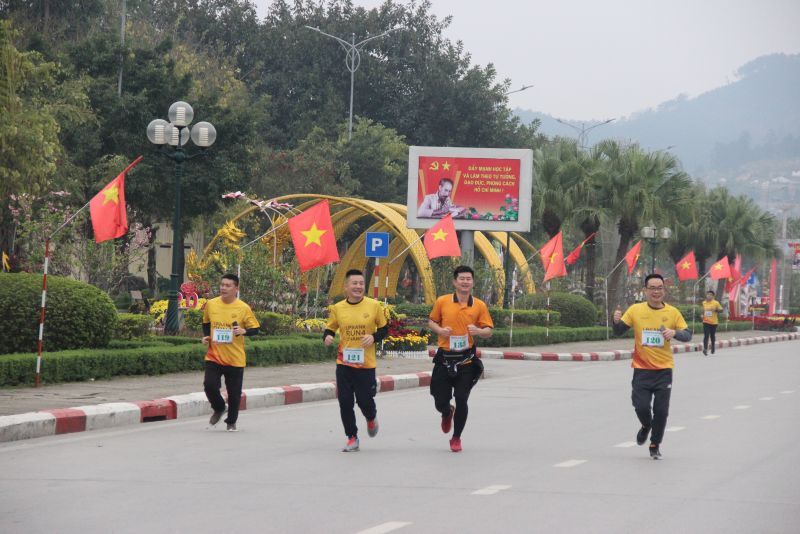 Các vận động viên tham gia Giải Việt dã mùa Xuân 2024