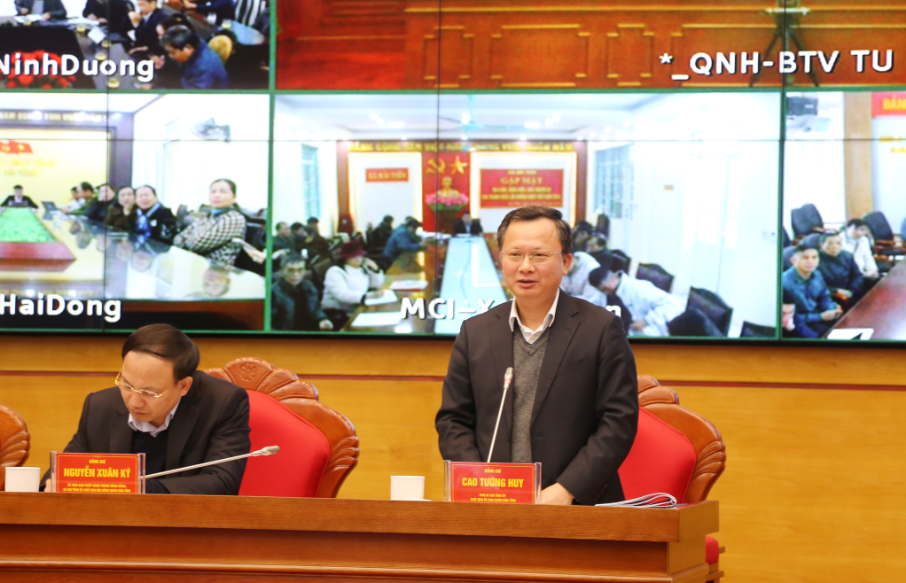 Ông Cao Tường Huy, Phó Bí thư Tỉnh ủy, Chủ tịch UBND tỉnh, phát biểu tại hội nghị.