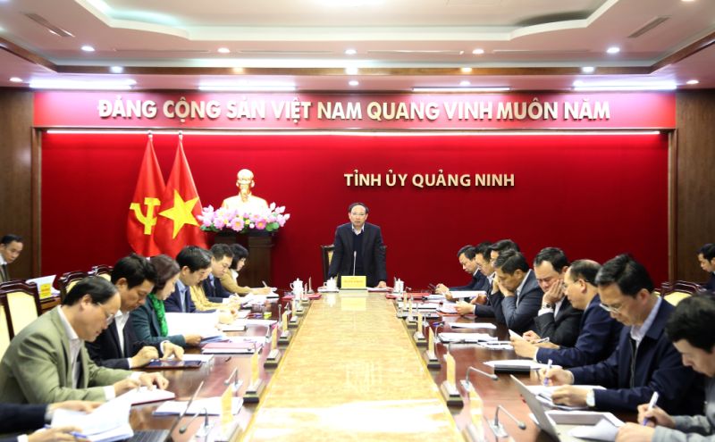 Ông Nguyễn Xuân Ký, Ủy viên Trung ương Đảng, Bí thư Tỉnh ủy, Chủ tịch HĐND tỉnh, chủ trì và kết luận cuộc họp.
