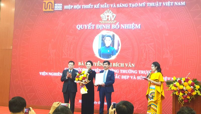Phó Viện trưởng Viện Nghiên cứu, đào tạo phát triển sắc đẹp và sức khỏe Việt Nam