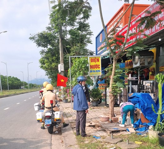 Đợt ra quân lần này, có sự tham gia hỗ trợ của lực lượng chức huyện Hòa Vang Đợt ra quân lần này, có sự tham gia hỗ trợ của lực lượng chức huyện Hòa Vang