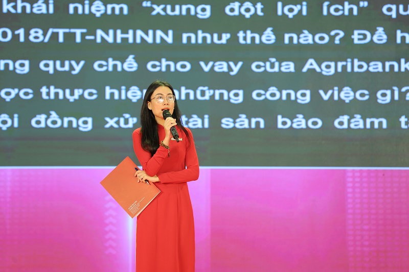 Chị Nguyễn Mai Linh – cán bộ Agribank Chi nhánh Đà Nẵng xuất sắc giành Giải Nhất Cuộc thi Cán bộ tín dụng giỏi Agribank năm 2023