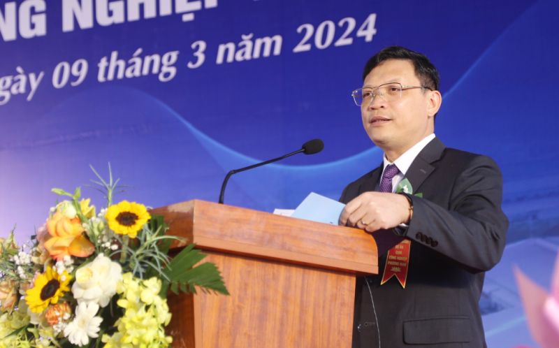 Ông Nghiêm Xuân Cường, Phó Chủ tịch UBND tỉnh phát biểu tại lễ khánh thành.