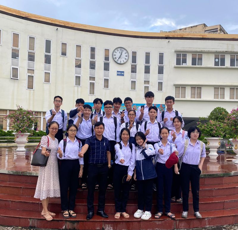 Kì thi Học sinh giỏi Thành phố bảng A năm học 2023-2024 Trường có 8 học sinh đoạt giải