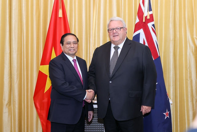 Thủ tướng Phạm Minh Chính và Chủ tịch Quốc hội New Zealand Gerry Brownlee - Ảnh: VGP/Nhật Bắc