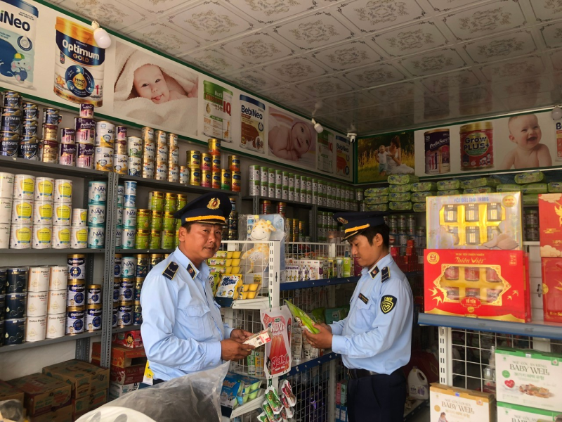 Phát hiện hai trường hợp dùng Facebook để bán thực phẩm, mỹ phẩm nhập lậu