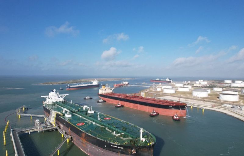 Cơ quan Thông tin Năng lượng Mỹ (EIA) cho biết sản lượng dầu thô của Mỹ trong năm 2023 tiếp tục ghi nhận mức kỷ lục