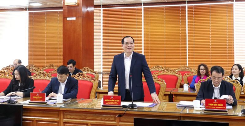 Phó Chủ tịch Thường trực UBND tỉnh Lạng Sơn Dương Xuân Huyên phát biểu tại hội nghị.