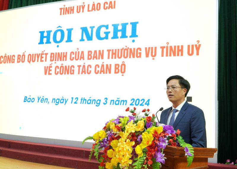 Đồng chí Hoàng Quốc Bảo, tân Bí thư Huyện ủy Bảo Yên phát biểu nhận nhiệm vụ.
