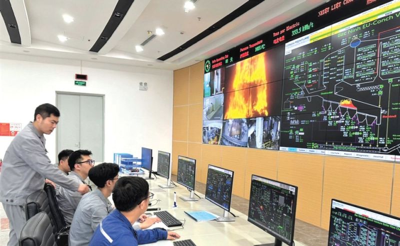 Qui trình đốt rác phát điện được giám sát chặt chẽ bằng công nghệ hiện đại tại nhà máy điện rác Lương Tài