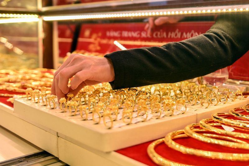 Chiều nay, giá vàng trong nước tiếp tục giảm sâu