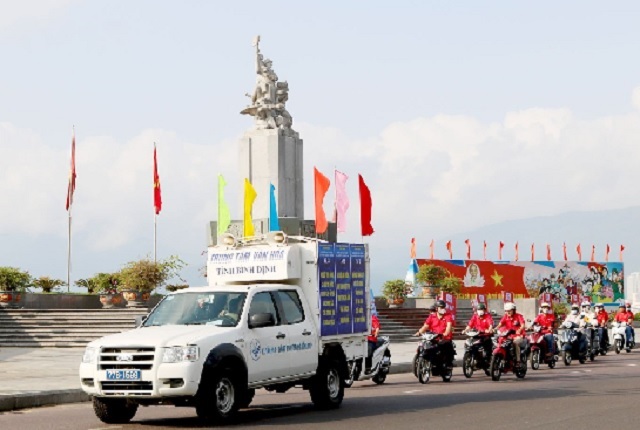 Các đơn vị diễu hành hưởng ứng Ngày quyền của người tiêu dùng Việt Nam năm 2024.