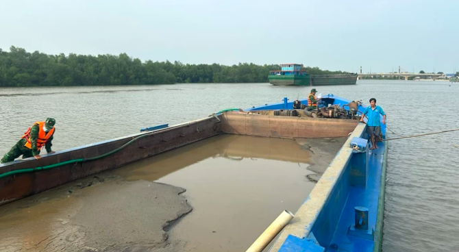 Bộ đội Biên phòng TP. Hồ Chí Minh liên tiếp phát hiện các vụ vận chuyển cát trái phép
