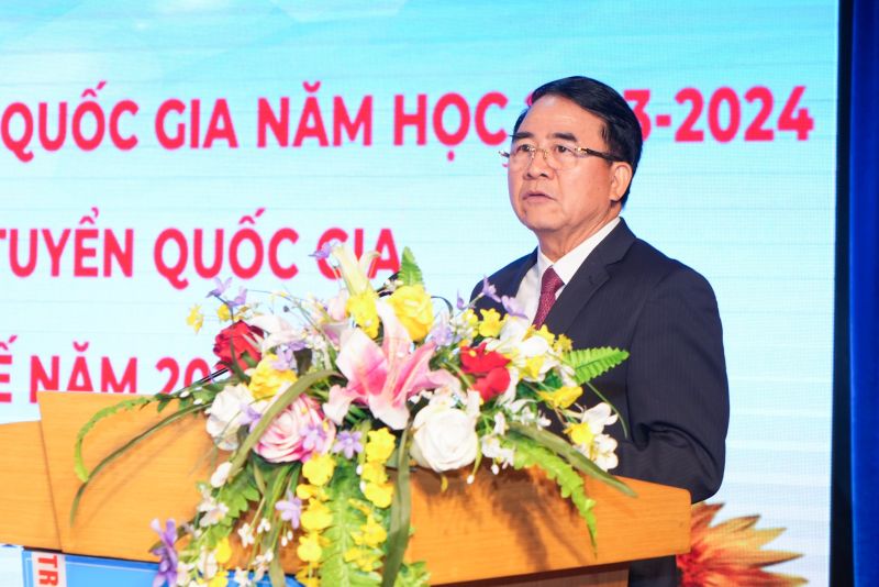 Phó Chủ tịch UBDN thành phố Lê Khắc Nam phát biểu tại Lễ biểu dương.