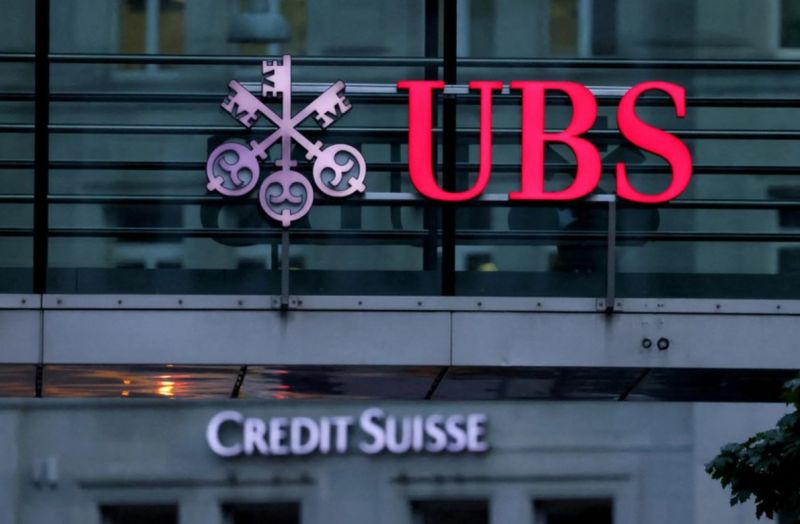Việc UBS giải cứu Credit Suisse đã tạo ra rủi ro mới cho Thụy Sĩ