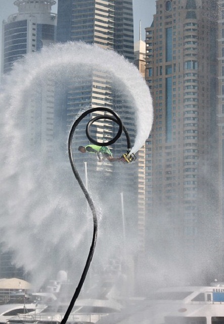 M&agrave;n biểu diễn Flyboard. Ảnh BTC