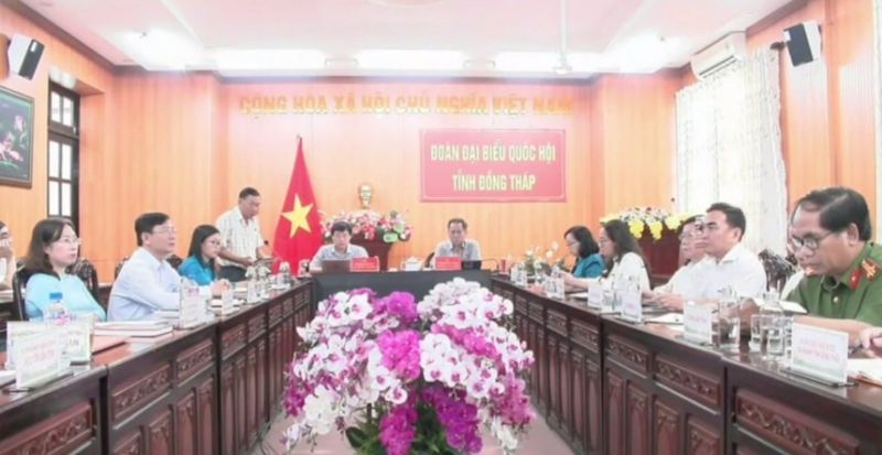 Đại biểu Phạm Văn Hòa - Đoàn ĐBQH tỉnh Đồng Tháp chất vấn Bộ trưởng Bộ Tài chính.