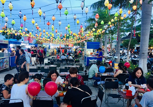 Lễ hội Văn hóa Ẩm thực Bình Định năm 2024 sẽ thu hút đông đảo du khách. Trong ảnh: Một góc phố ẩm thực Hoa Lư, TP Quy Nhơn. Ảnh: Viết Hiền