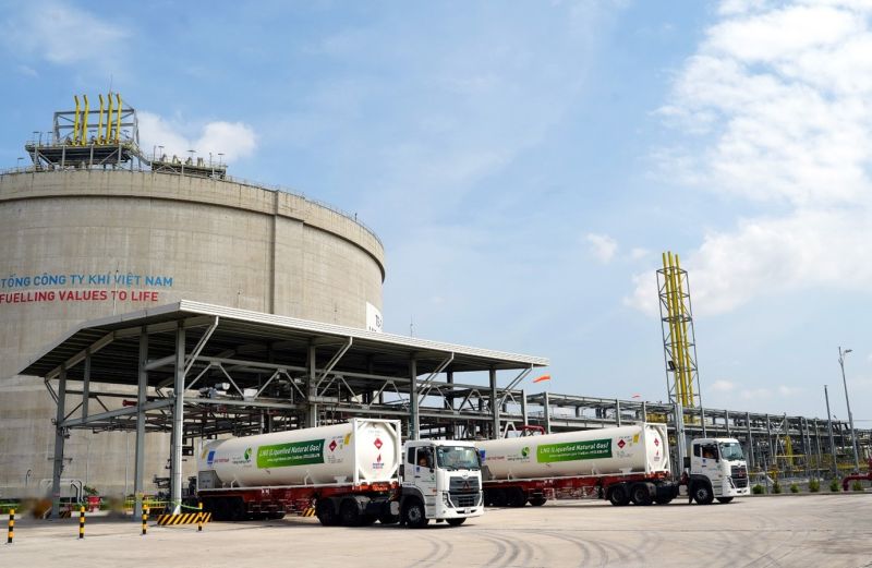 Xe bồn LNG xuất trạm từ Kho LNG tại Thị Vải.