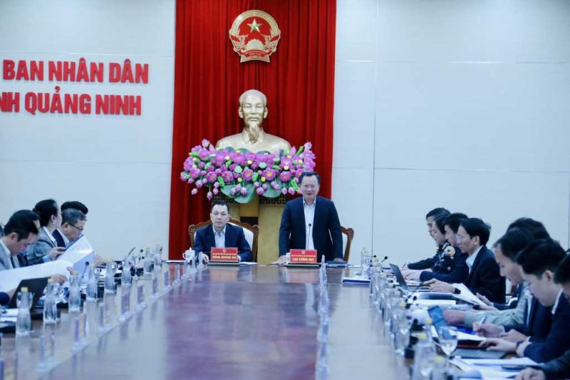 Ông Cao Tường Huy, Chủ tịch UBND tỉnh ghi nhận những đóng góp tích cực của ngành Điện đối với sự tăng trưởng của tỉnh trong thời gian qua.