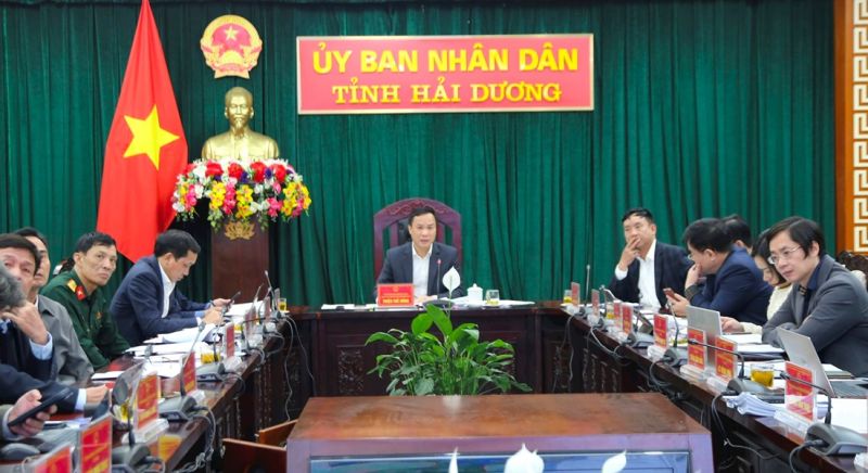Phiên họp UBND tỉnh Hải Dương tháng 3 (lần 3) Chủ tịch UBND tỉnh Triệu Thế Hùng chủ trì.