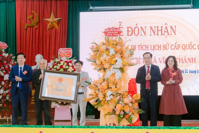 Lễ đón bằng xếp hạng di tích lịch sử cấp quốc gia đền Hào Kiệt.