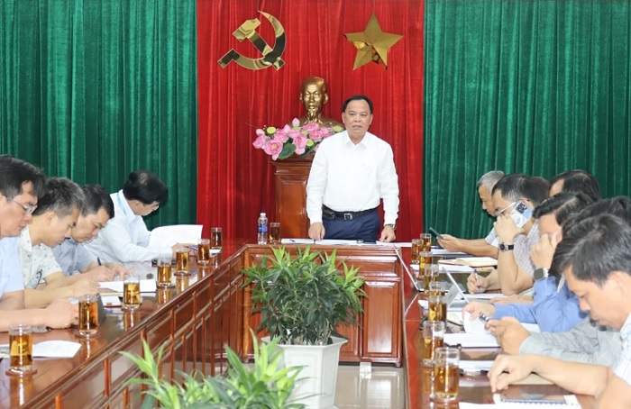 Quyền Chủ tịch UBND tỉnh Võ Tấn Đức phát biểu chỉ đạo tại buổi làm việc. Ảnh Hoàng Lộc