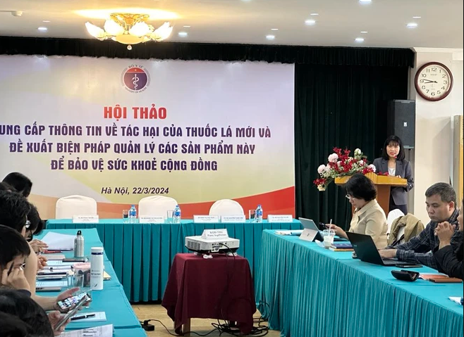 Bà Đinh Thị Thu Thủy - Phó Vụ trưởng Vụ Pháp chế (Bộ Y tế) phát biểu tại Hội thảo. (Ảnh: PV/Vietnam+)