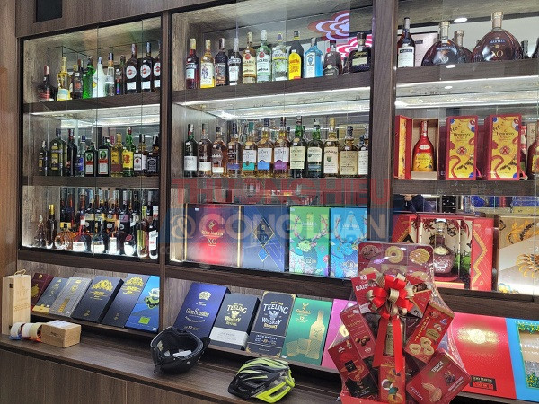 Cửa hàng rượu – bia – bánh kẹo Ánh Linh, địa chỉ 46C, Nguyễn Văn Trỗi, P.15, quận Phú Nhuận, TP. HCM
