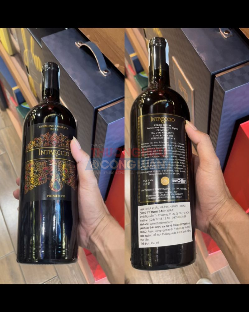 Rượu vang INTRECCIO được bày bán công khai tại Cửa hàng thế giới rượu