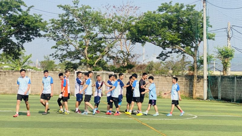 Đội bóng Đoàn cơ sở Đồn Biên phòng CKQT Lao Bảo gặp đội bóng Xã Đoàn Tân Thành