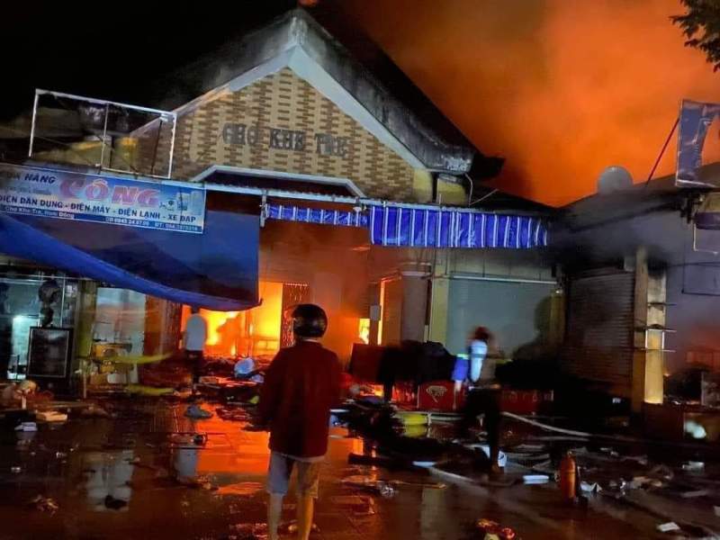 Cháy chợ Khe Tre (huyện Nam Đông, Thừa Thiên Huế) cuối năm 2023