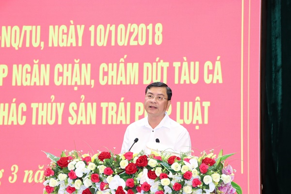 Ông Nguyễn Công Vinh, Phó Chủ tịch UBND tỉnh Bà Rịa-Vũng Tàu báo cáo tại hội nghị