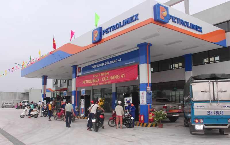 Giá xăng sắp chạm mốc 25.000 đồng/lít