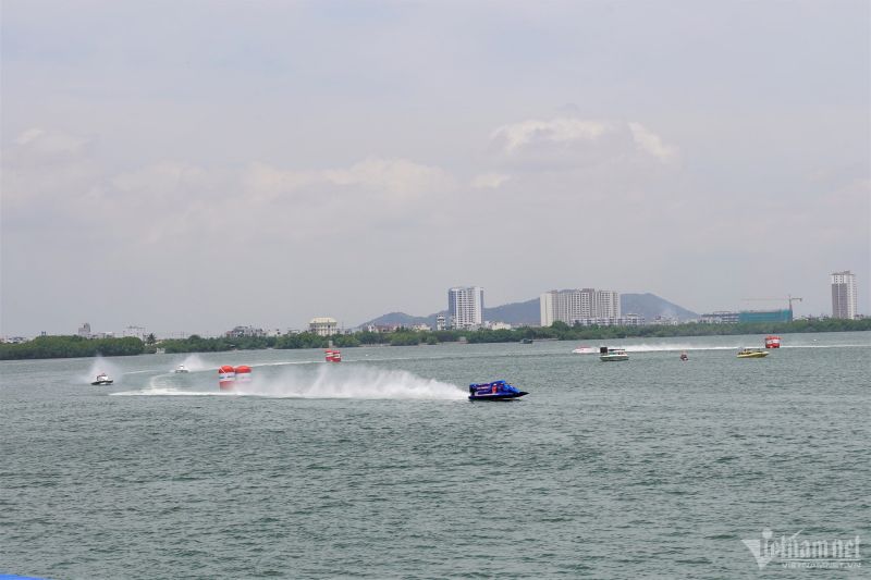 Giải đua vô địch thế giới thuyền máy nhà nghề UIM F1H2O World Championship Grand Prix of Binh Dinh diễn ra tại đầm Thị Nại (TP Quy Nhơn, tỉnh Bình Định). Đây là chặng thứ 2 của giải đua trong tổng số 8 chặng được tổ chức trong năm 2024