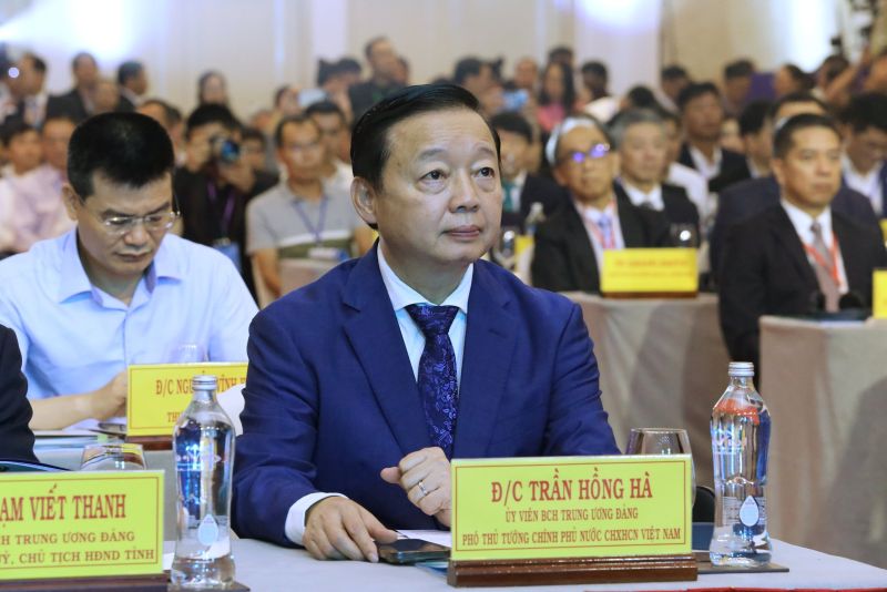 Phó Thủ tướng Chính phủ Trần Hồng Hà tham dự hội nghị.