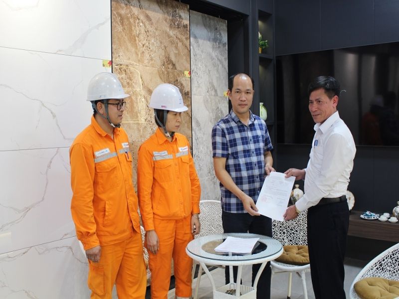 Nhà máy gạch ốp lát Việt Ý Sông Công - Chi nhánh CTCP Tập đoàn đầu tư Grand home ký thỏa thuận điều chỉnh phụ tải