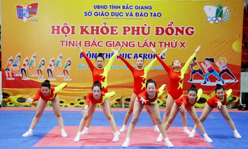 Phần thi nội dung bài thể dục Aerobic quy định khối THCS của Phòng GD&ĐT huyện Lục Nam.