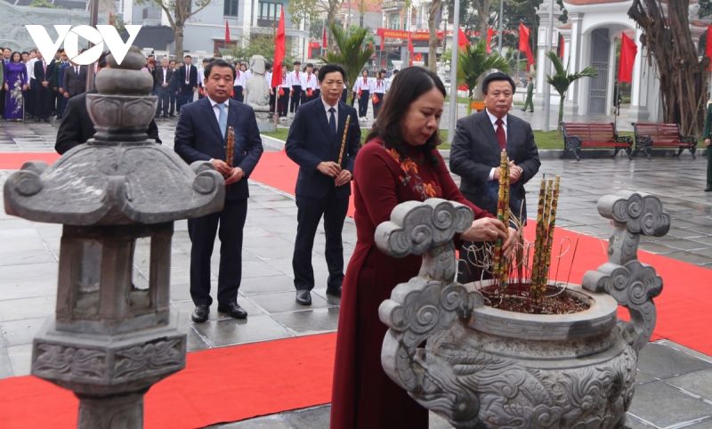 Nhân kỷ niệm 120 ngày sinh cố Phó Chủ tịch nước Nguyễn Lương Bằng, nhiều đoàn lãnh đạo Đảng, Nhà nước, nhân dân và du khách đến dâng hương tưởng nhớ đồng chí tại Nhà tưởng niệm cố Phó Chủ tịch nước Nguyễn Lương Bằng ở xã Thanh Tùng, huyện Thanh Miện, tỉnh Hải Dương. Nhân kỷ niệm 120 ngày sinh cố Phó Chủ tịch nước Nguyễn Lương Bằng, nhiều đoàn lãnh đạo Đảng, Nhà nước, nhân dân và du khách đến dâng hương tưởng nhớ đồng chí tại Nhà tưởng niệm cố Phó Chủ tịch nước Nguyễn Lương Bằng ở xã Thanh Tùng, huyện Thanh Miện, tỉnh Hải Dương.