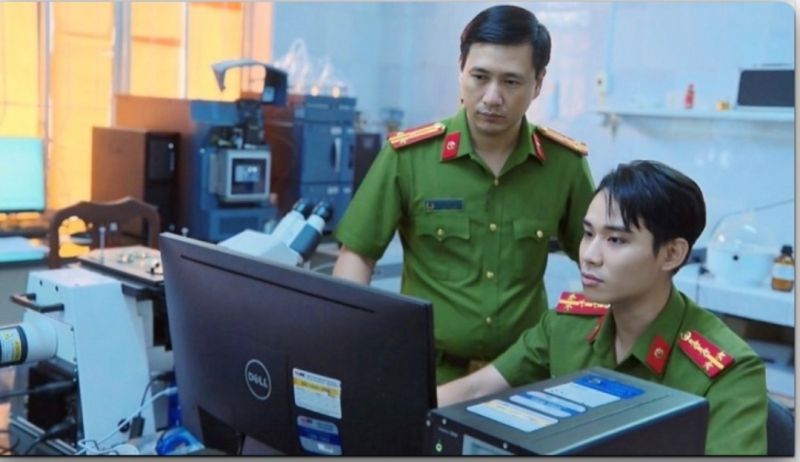 Thượng tá Nguyễn Trọng Thắng, Phó Trưởng phòng KTHS Hải Phòng trực tiếp tham gia cùng CBCS trong quá trình giám định nguyên nhân cháy - nổ