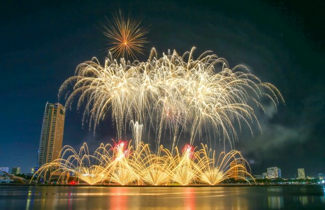 Sự trở lại của Lễ hội pháo hoa quốc tế Đà Nẵng đánh dấu một bước tiến quan trọng trong việc định vị thành phố biển xinh đẹp này trên bản đồ du lịch quốc tế. Ảnh Huỳnh Sơn