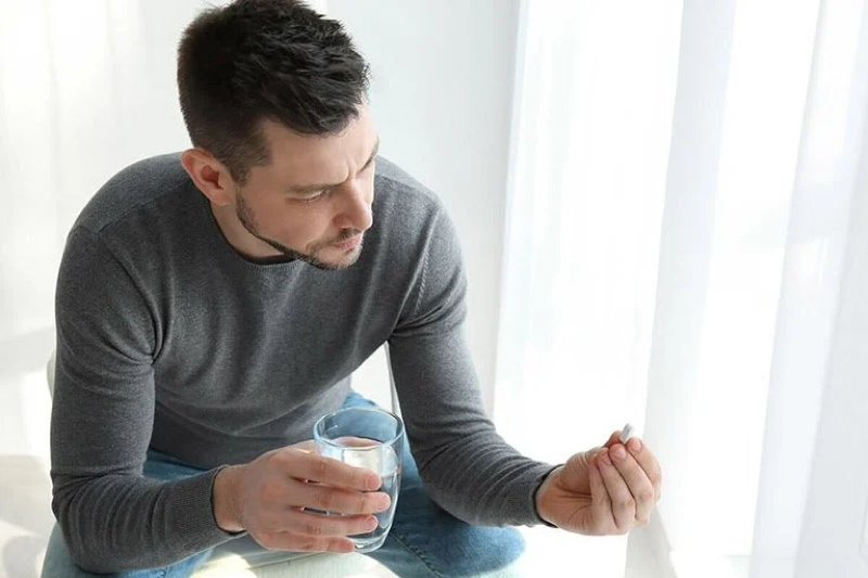 Việc nam giới sử dụng một số loại thuốc tây điều trị có thể là nguyên nhân khiến chất lượng tinh trùng suy giảm
